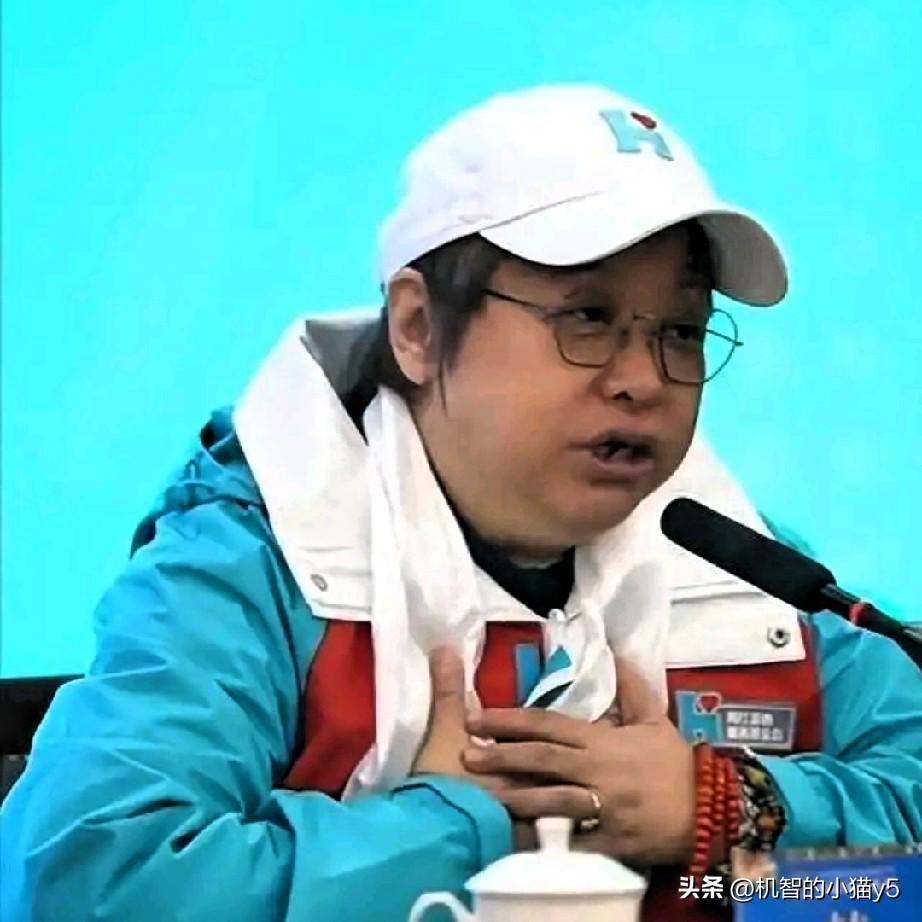韩红近来运气不佳，这场舆论风暴，简直是一场“毁誉”大劫。
她为电影站台时说的“走