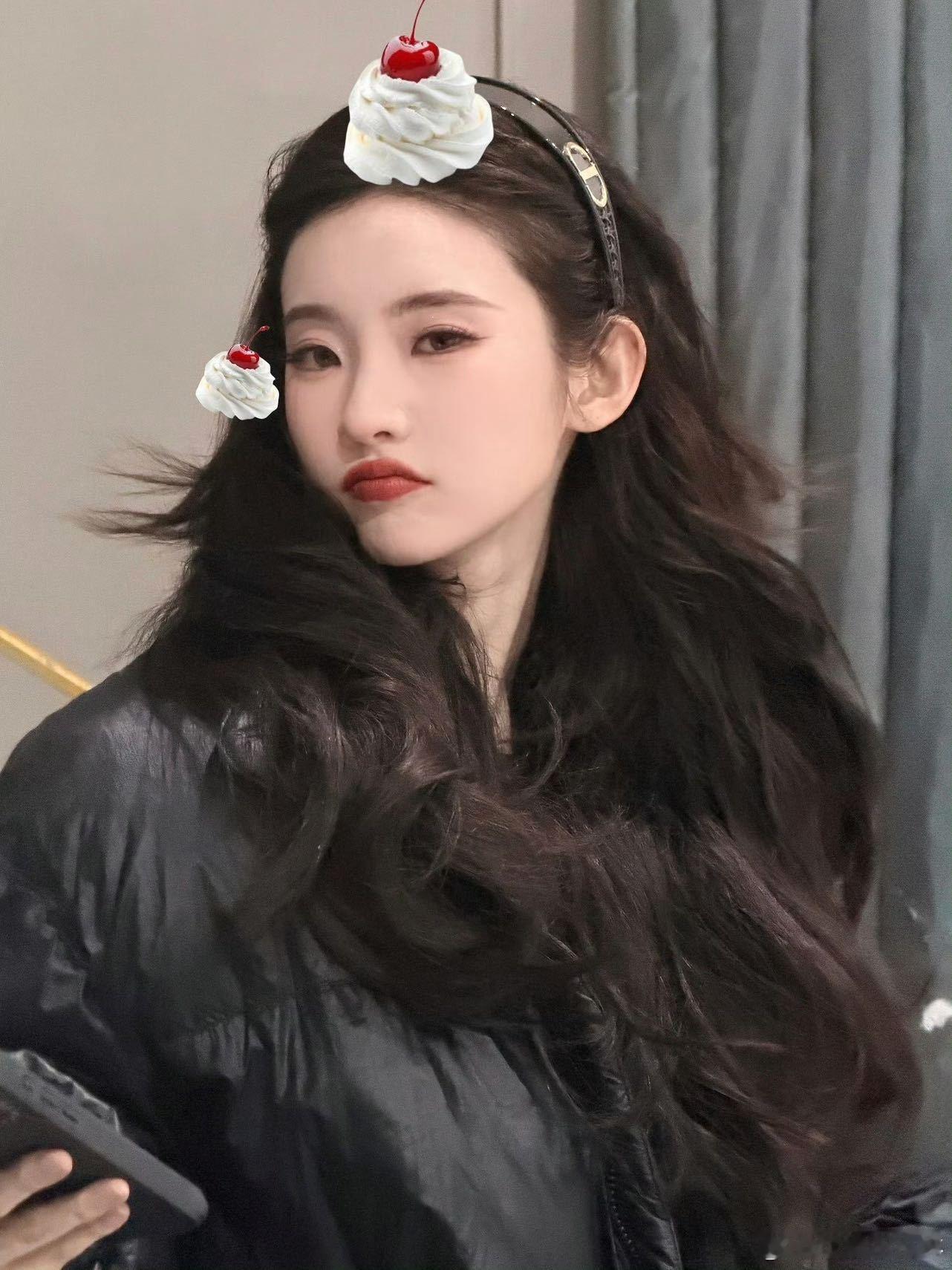 张艺凡过去会因为别人的错误惩罚自己真的被艺凡这段话狠狠共情了！以前总把别人的错归