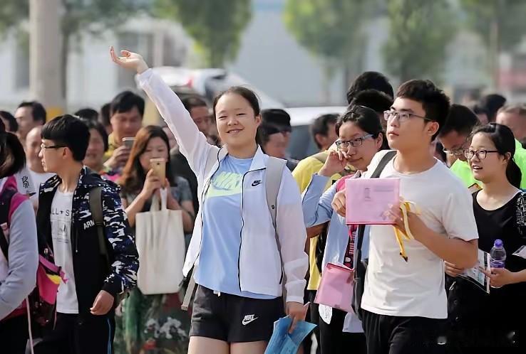 突然发现：凡是被民办本科录取的，父母这个月的朋友圈都静悄悄
民办本科录取后，家长