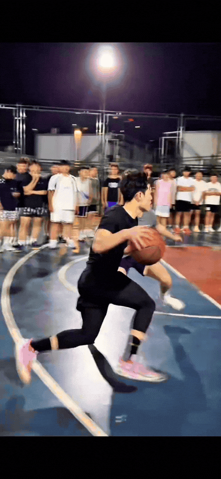 会打打球的都知道这球的含金量有多高，即使是NBA也不多见，虽然篮球场上高手很多，