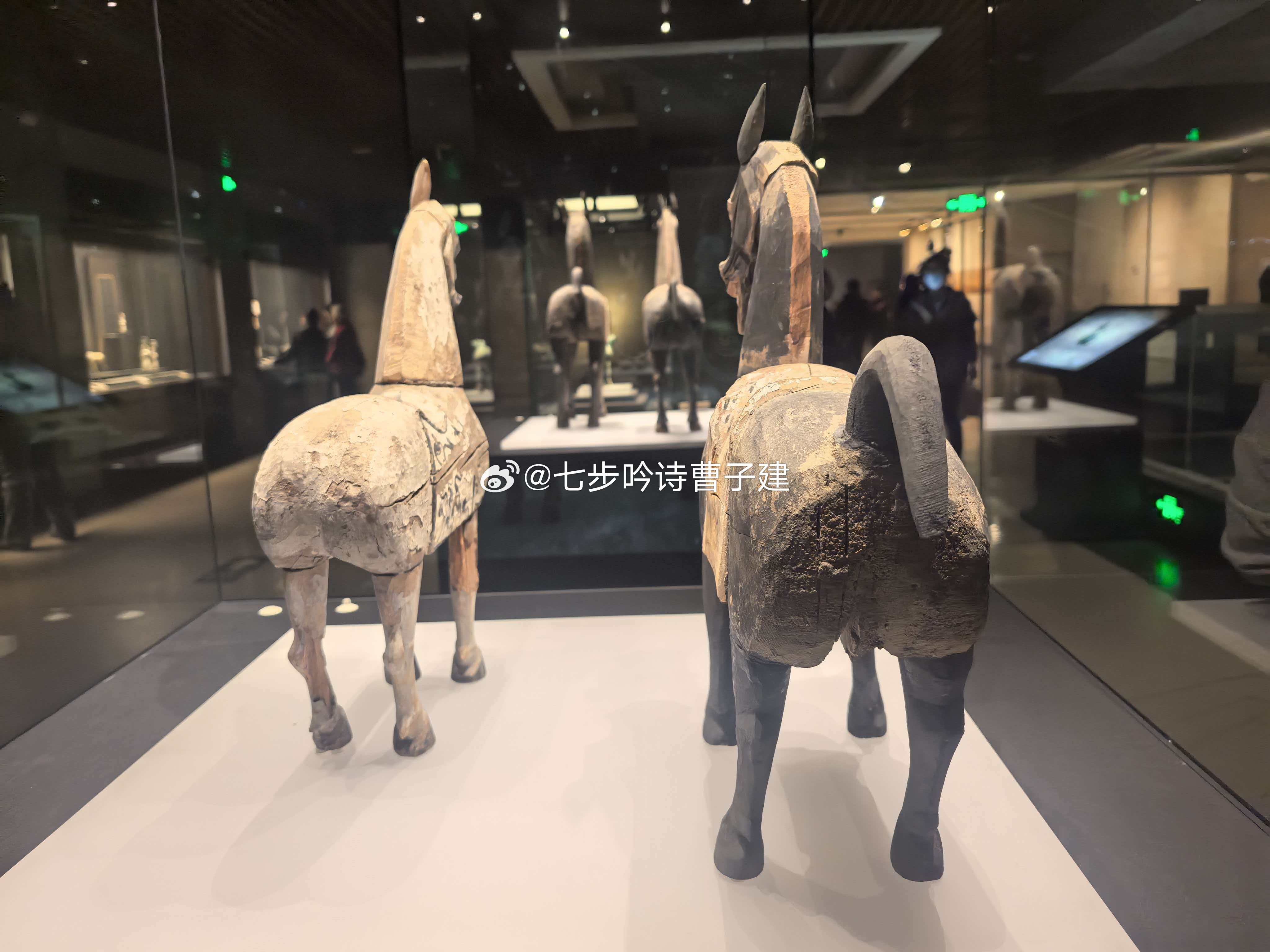 大妈去逛个博物馆就知道看屁股和裸男