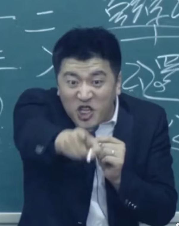 在教育机构上班的闺蜜
​告诉了我一个秘密
​她见过张雪峰本人，据他所说张雪峰本人