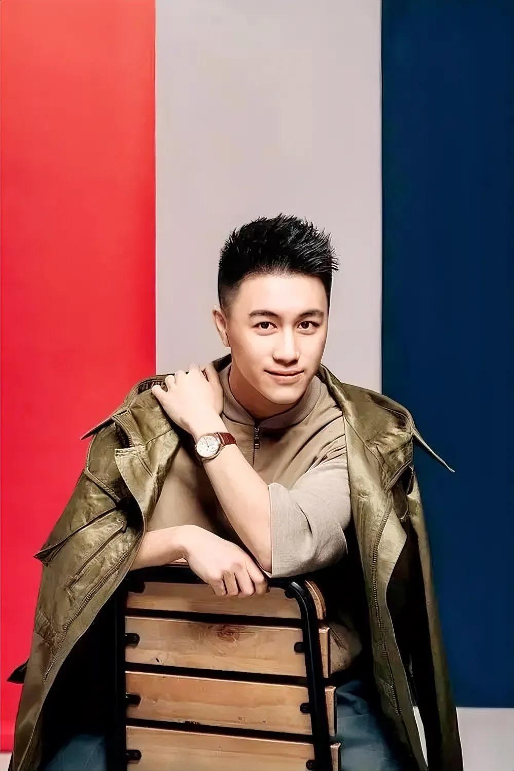 中国5大超模对象都是谁？
1、奚梦瑶————何猷君（星竞威武集团董事长）
2、秦