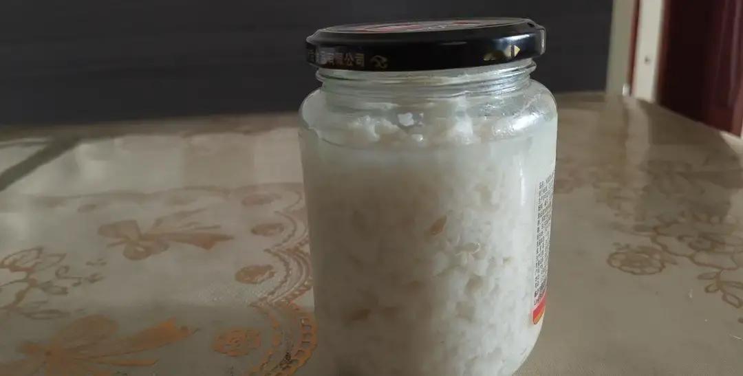 我熬了三天做的醪糟，姑姑尝都没尝就说拿走，还点名要平遥牛肉，说那才上档次。
我拎