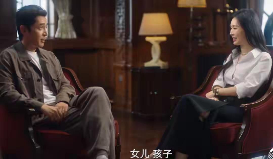 胡歌在访谈中首度公开二胎儿子，坦言更偏爱2岁女儿，称对儿子耐心不足，还分享带女儿