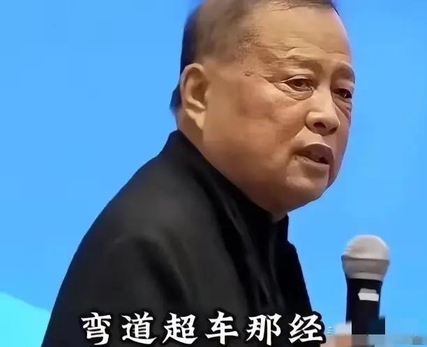 最近网上一段言论彻底炸锅了！曾经的国防大学教授马骏，居然公开表示，中国是靠抄作业