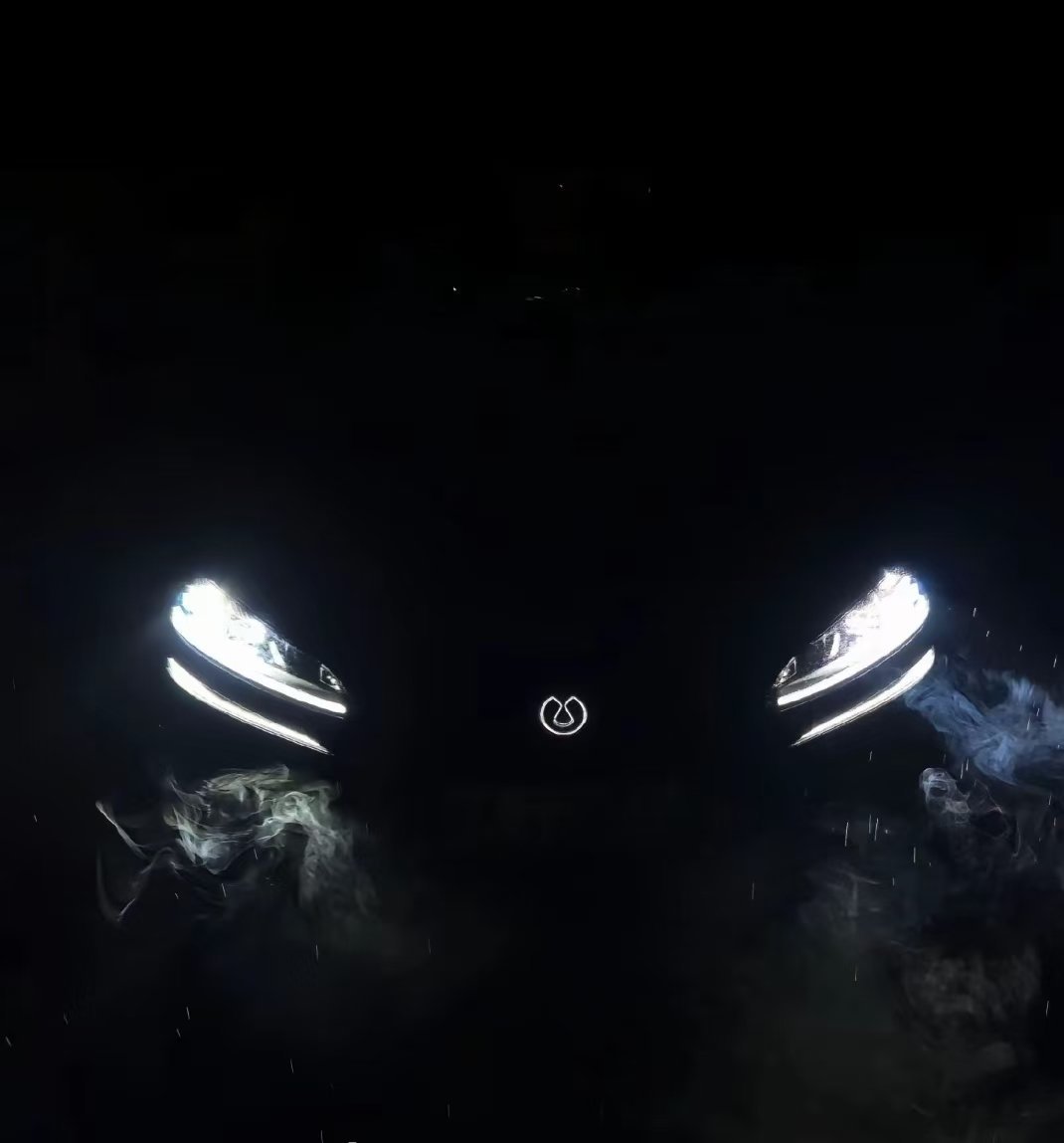 腾势Z9GT这发光的logo还是有点好看的。 ​​​