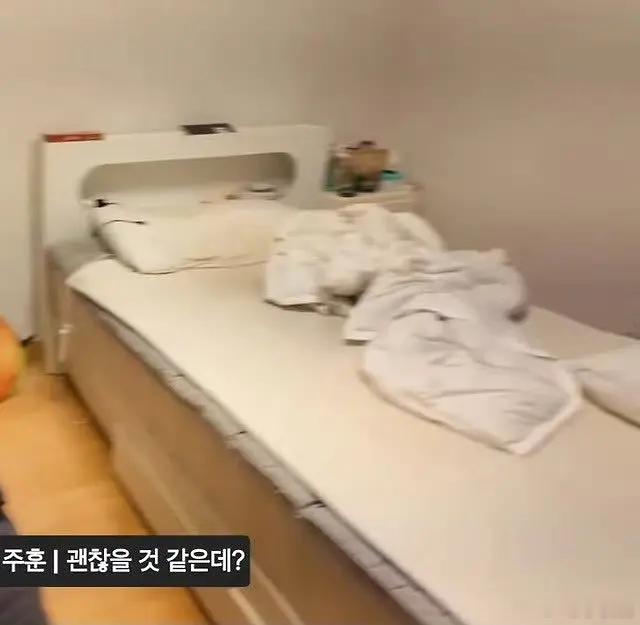 这是韩国男团爱豆的床单？？？ corits ​​​