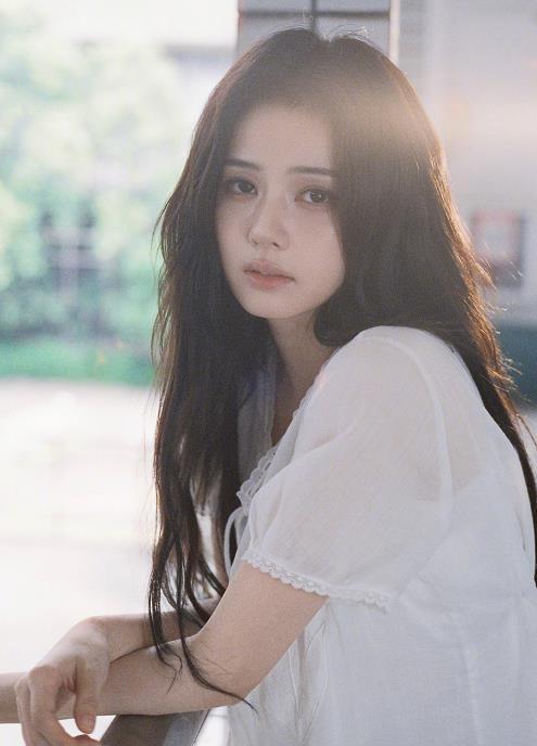 白鹿 蒙淇淇 白鹿蒙淇淇的事已经撕扒了一整天、蒙淇淇指控白鹿在《莫离》临开机前更