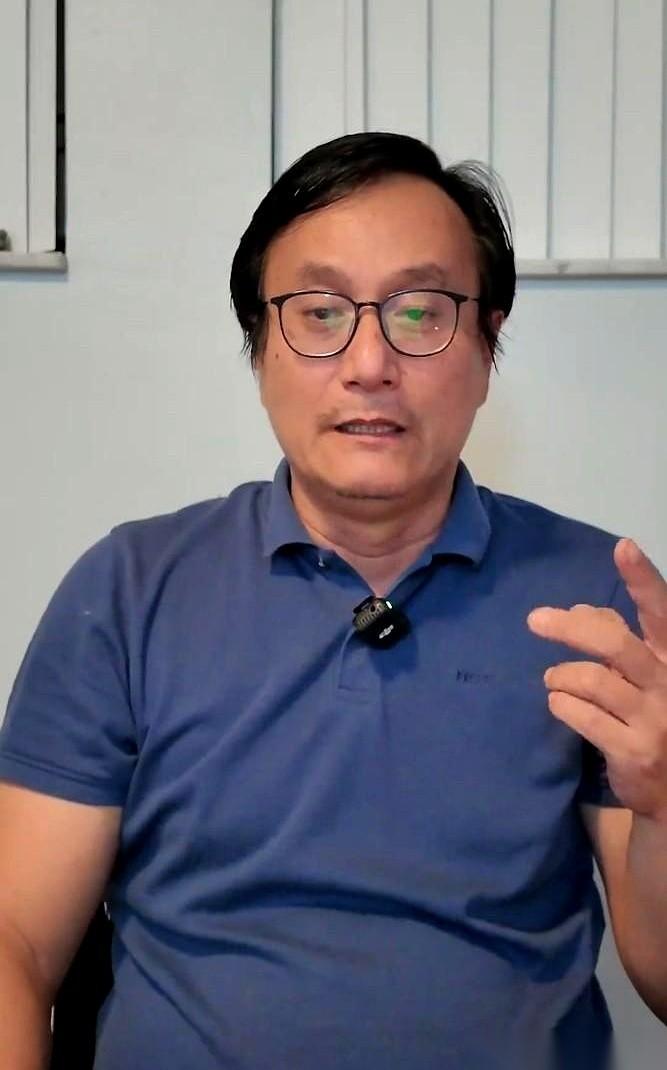 《欢迎来龙餐馆》的原型之一，叫刘磊。他干了件大事，跑去伊拉克开了家中餐馆，一年半