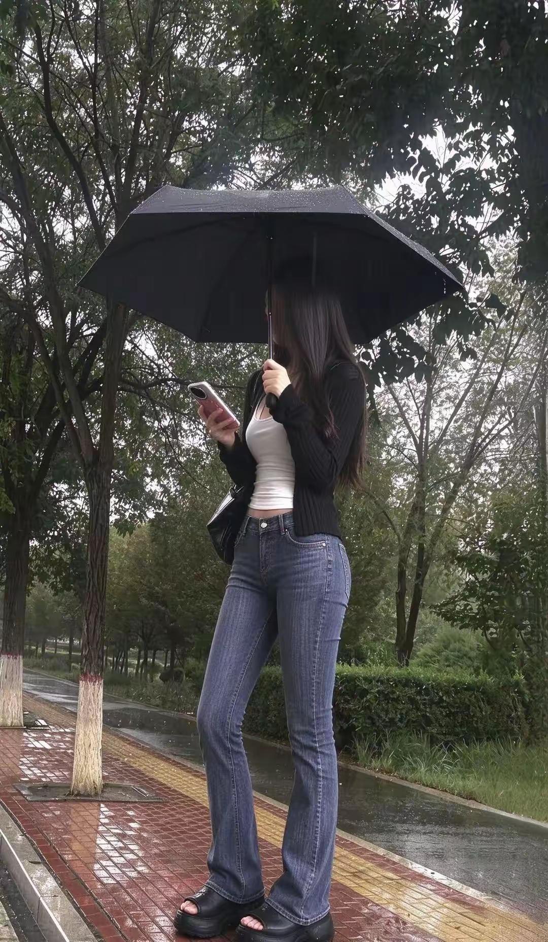 牛仔裤穿搭风格系列，身材好，是穿牛仔裤好看的基本条件之一。身材正点，微胖才是天花
