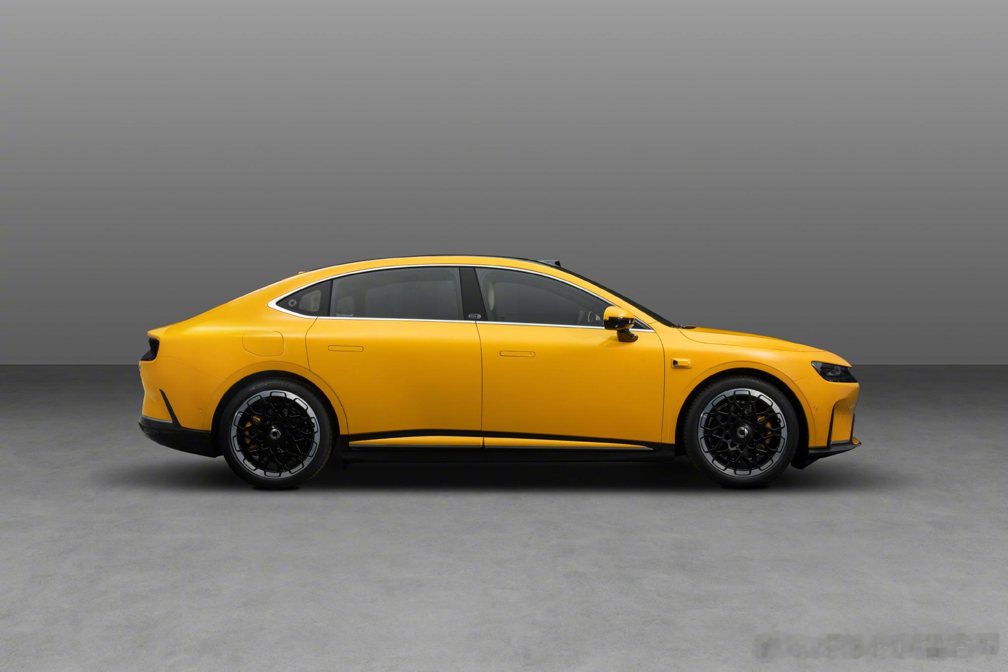 精灵小车拉长了，少了一丝可爱，多了一些运动 