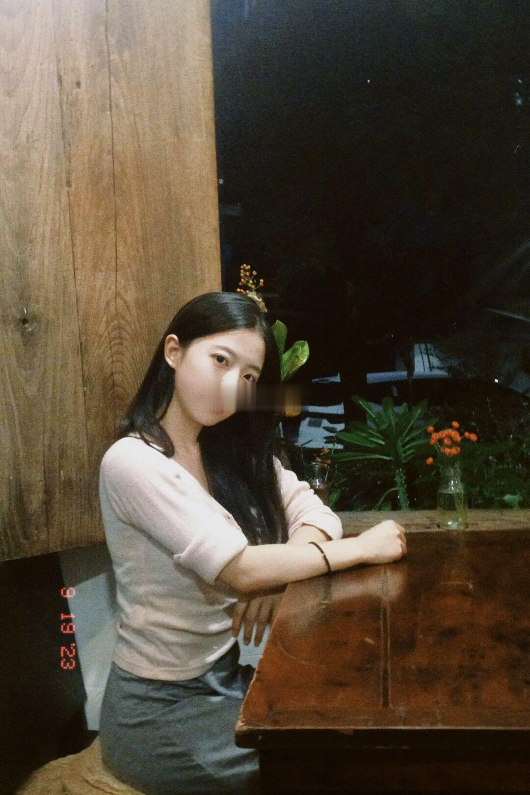 窗边