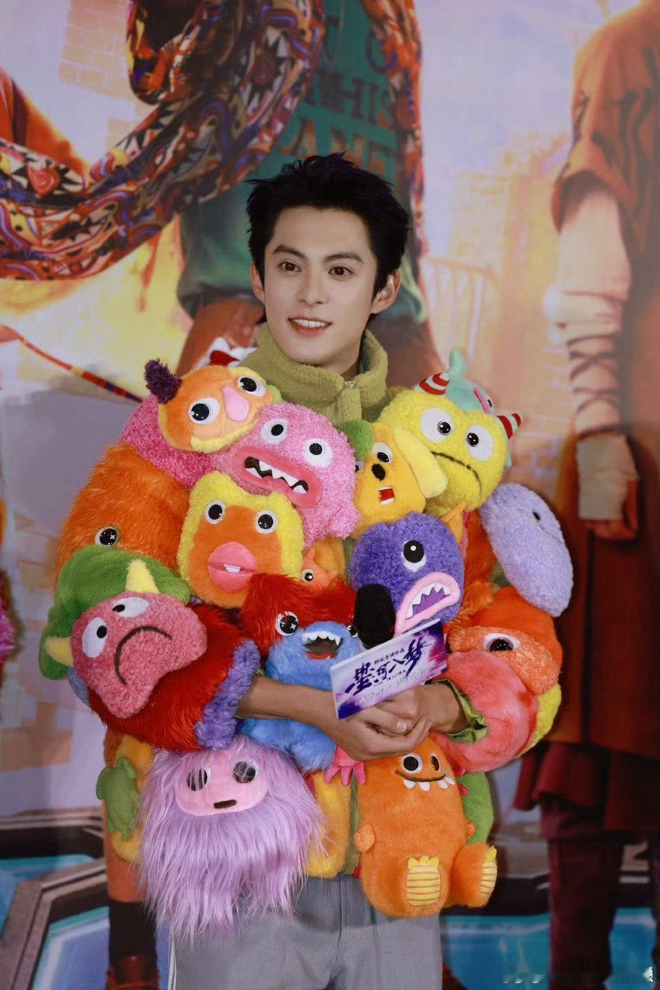 王鹤棣宋茜星河入梦票房逆跌 小星河一路逆袭超精彩！票房逆跌王鹤棣宋茜功不可没，好