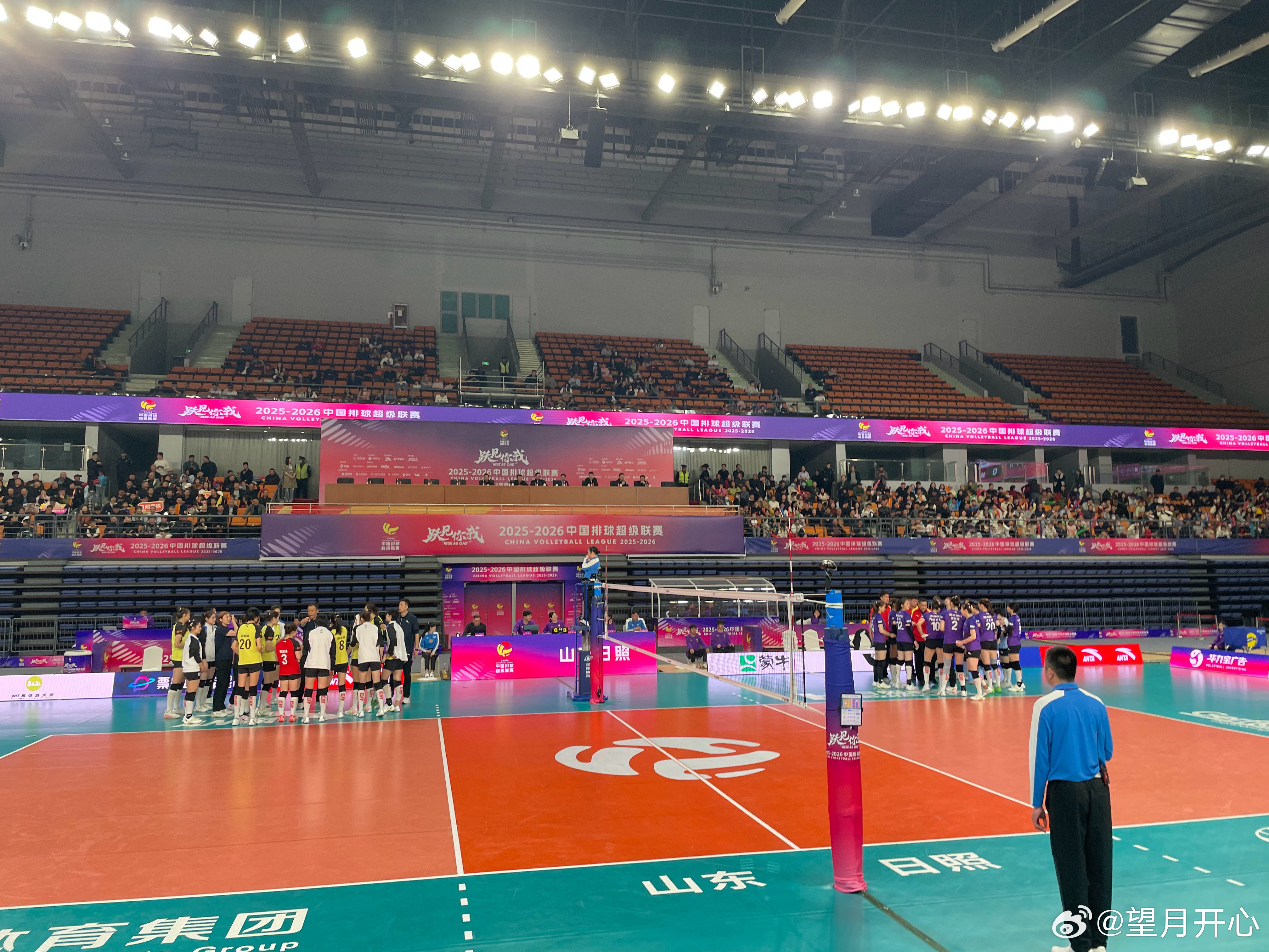 山东杨柳的两次拦网娜塔莉亚第二局山东6-3领先天津 