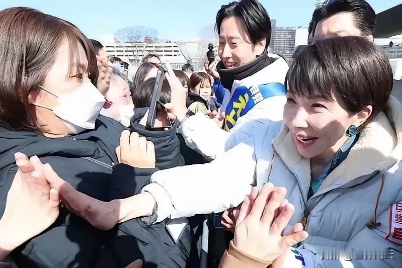 高市早苗突然间发文，宣布一个重大消息，竟然将中国说成“特定国家”！
日本首相高市