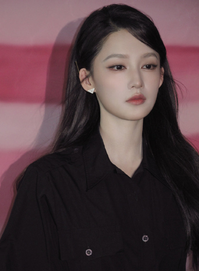 李沁以赤诚用真心迎接新春 李沁新春照 李沁以赤诚用真心迎接新春，李沁新春照来袭，