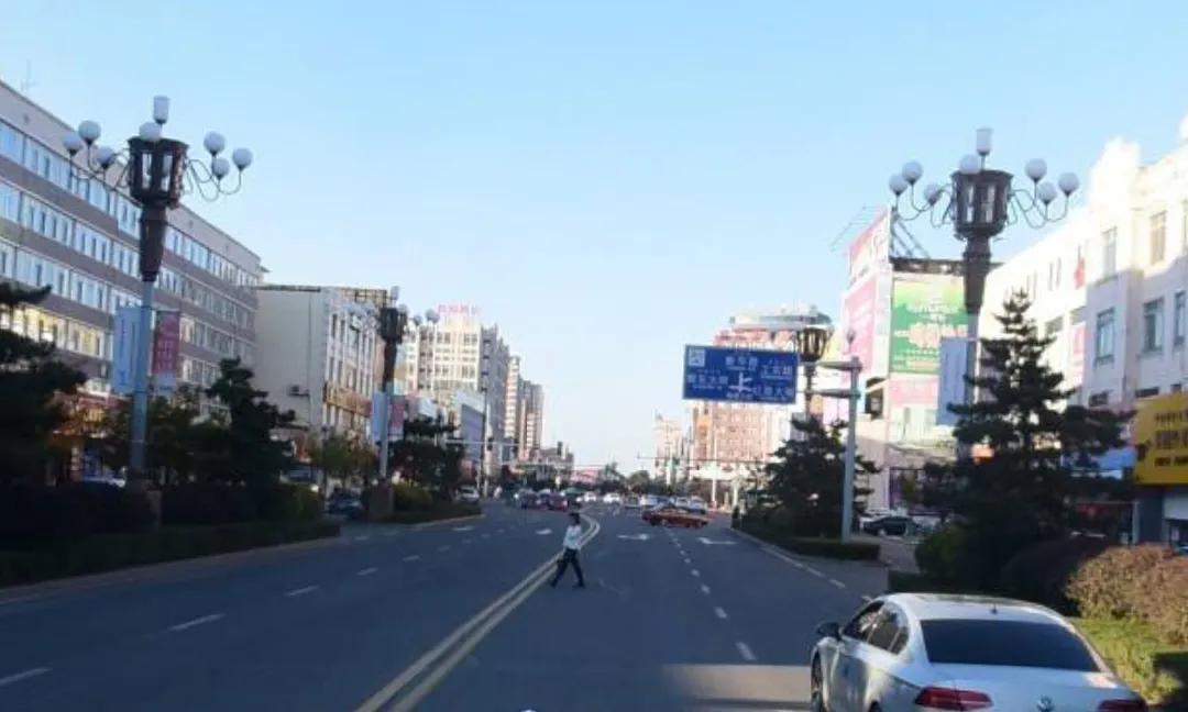 敦化市是位于长白山西麓的一座城市，是吉林省延边州代管之下的一座县级市。敦化市是吉