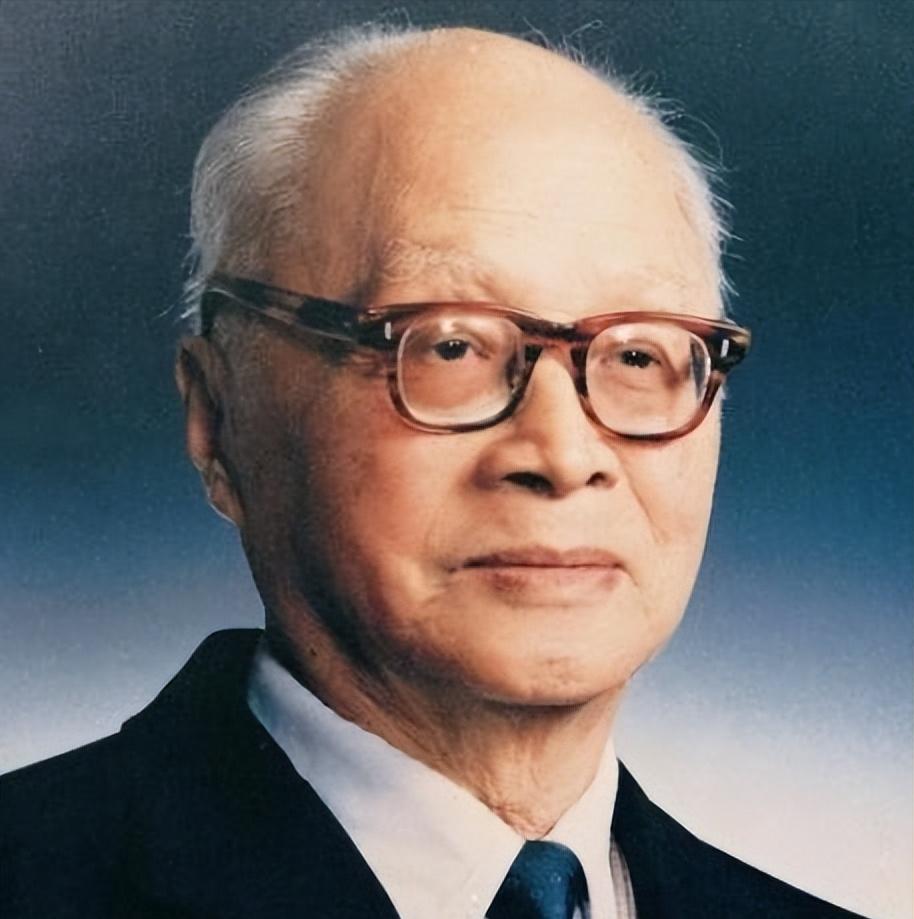 1960年，苏联违约，召回了在华科学家，临走时，一苏联专家悄悄告诫核研所：“你们