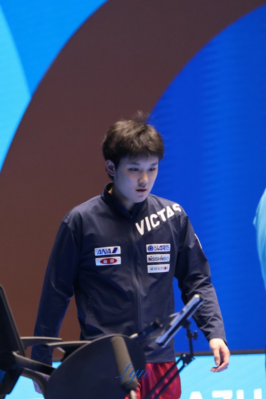 中国军网点名张本智和张本智和在巴黎奥运会小火了一把，那段时间他热搜还挺多的。他已