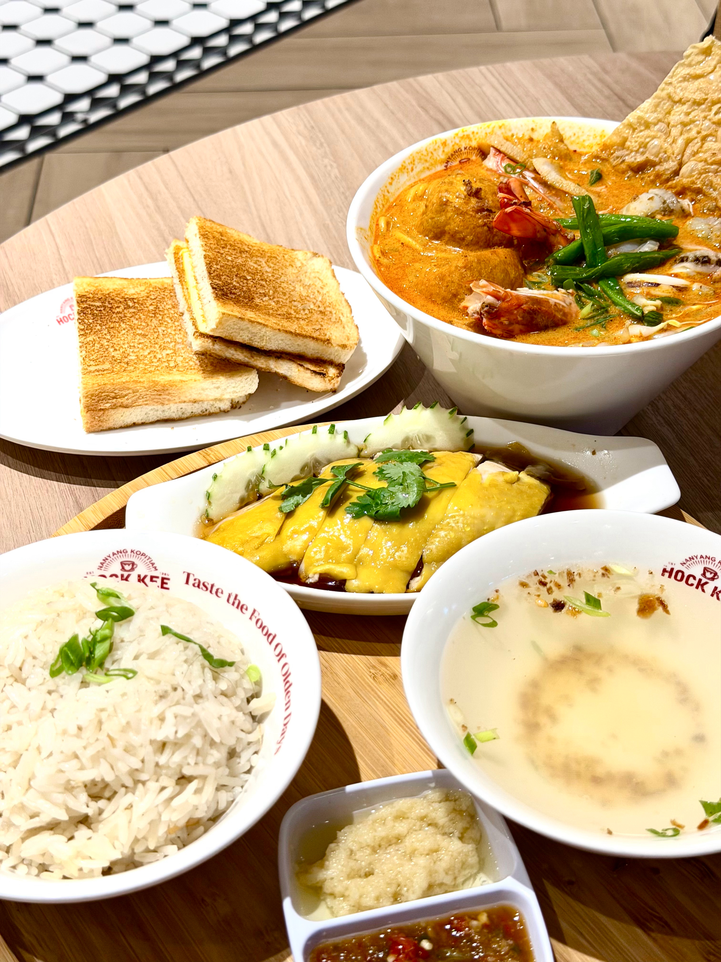 爱我恨我都得排队 请我吃饭可以插队[酷] ​​​