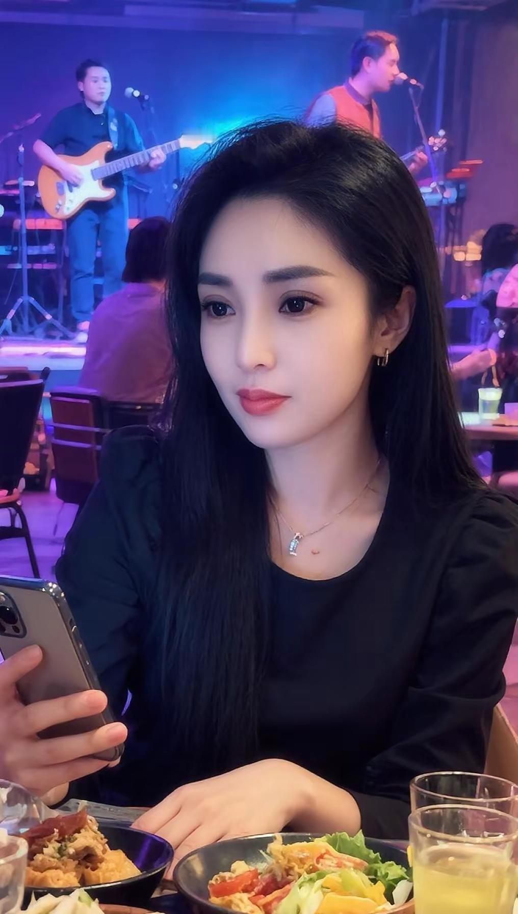 心动女孩上线 独立的女人最迷人