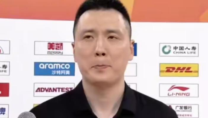 真正的大赛才能检验主教练的能力，估计卢伟要火了，临场应变能力显然碾压了王博。
只