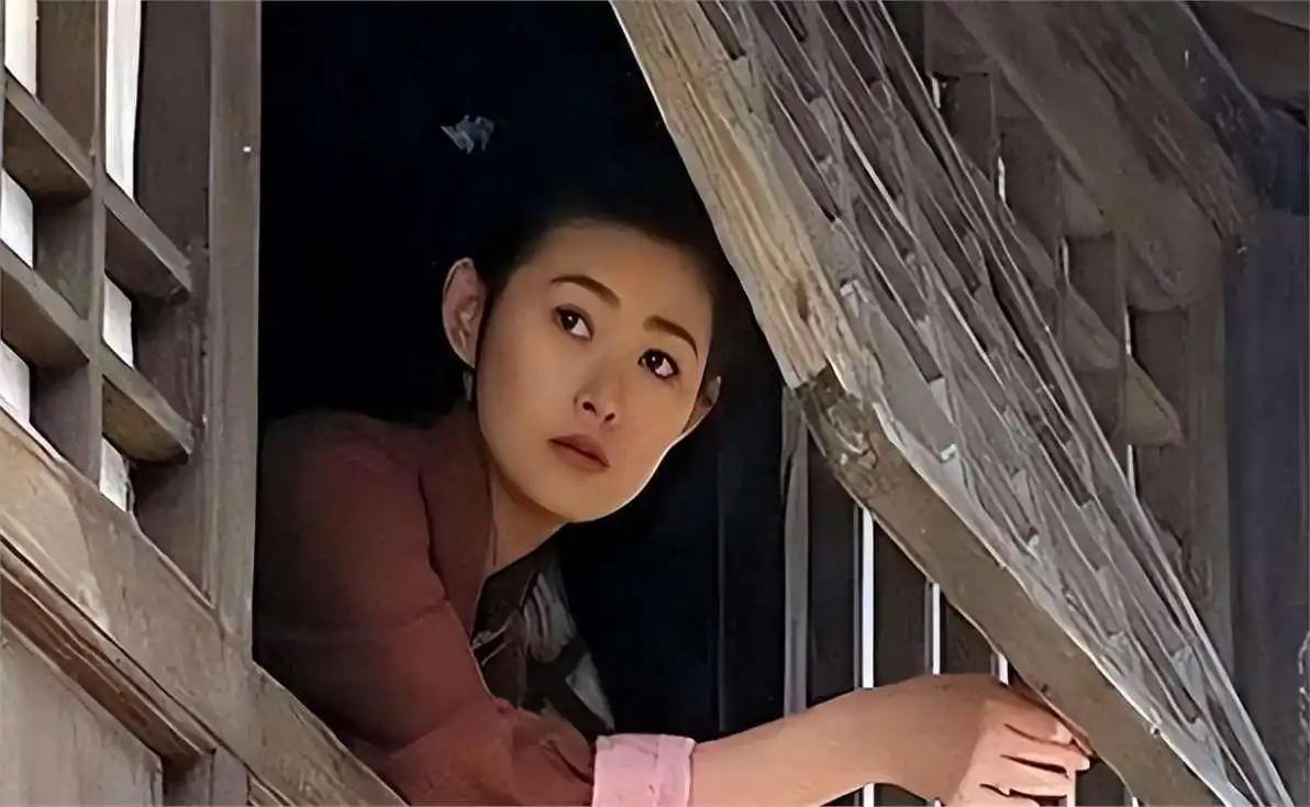 一次节目中，主持人问王思懿：“你演潘金莲的时候，你老公一点也不吃醋吗？”王思懿摇