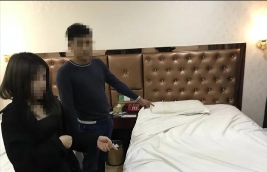 黑龙江哈尔滨，45岁男子赶早集时遇到一名站街女子，二人简单沟通后，便来到一家酒店