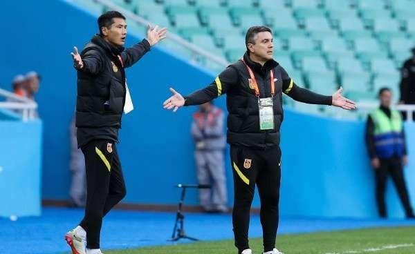 曾经的“大脚尼奥”为国足主帅邵佳一打了样！曾经成名绝技一高一快或再现江湖！

最