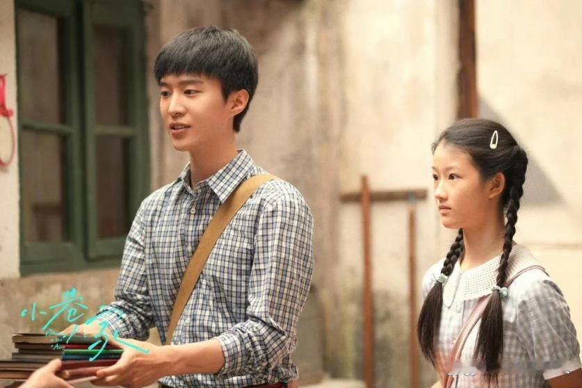 《小巷人家2》 我先说我的态度，期待是真的，但心里也打鼓。原班人马这四个字，像火