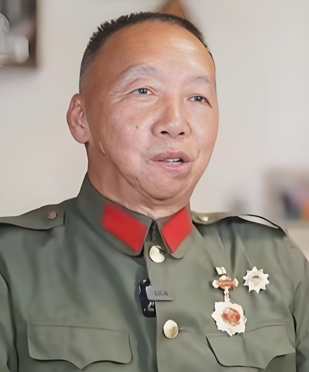 高华忠，1979年2月21日，带领9名战士担任掩护全营撤退任务。激战中他毙敌4名