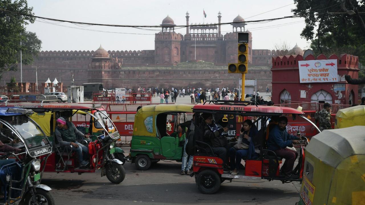专家解读印度GDP赶超日本：发展道路契合国情，中印经贸机遇与挑战并存

俄罗斯卫