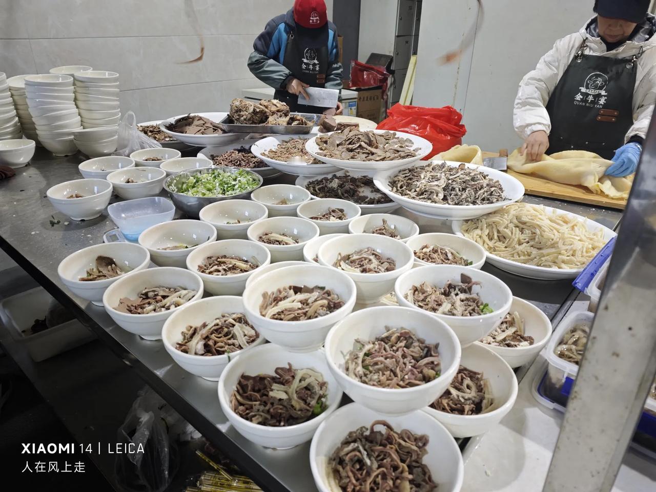 龙鳞路喝全牛宴牛肉汤！
第一次喝全牛宴牛肉汤已经是十多年前了，那时店铺在青岛路防