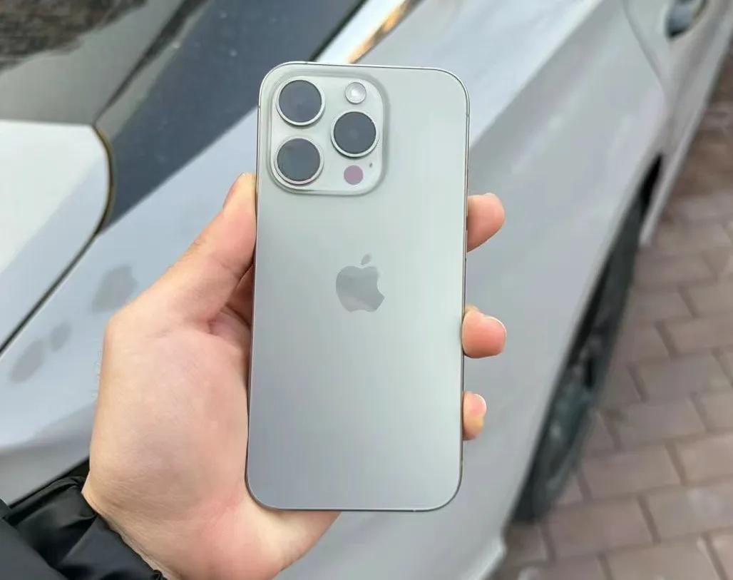 实在太后悔了，感觉买iPhone买标准版就够了，15 Pro的游戏体验也没好多少