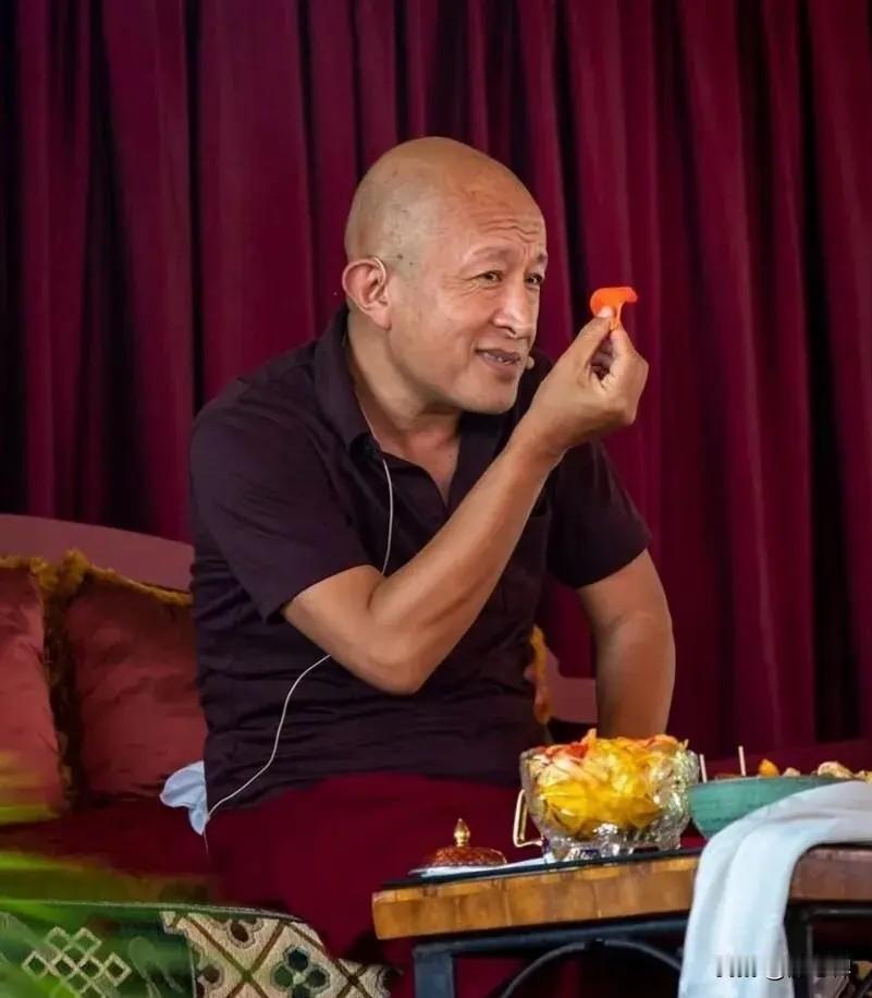 宗萨仁波切说：“你可以要求自己对别人好，但不能期待别人会怎么对你。你怎么对别人，