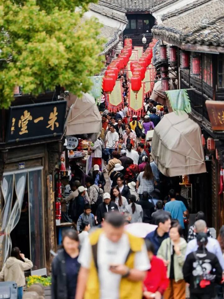“五一”假期，杭州共接待游客1696.13万人次