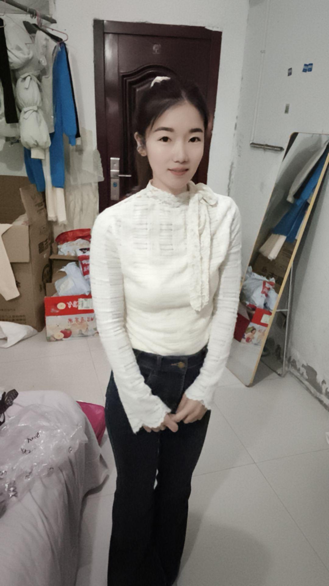 时间铺面而来，我们终将释怀，健康的活着，平静的过着，开心的笑着，适当的忙着