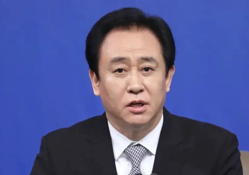 如何评价许家印许家印曾借时代风口缔造商业帝国，却因贪欲膨胀、漠视法律，犯下严重经