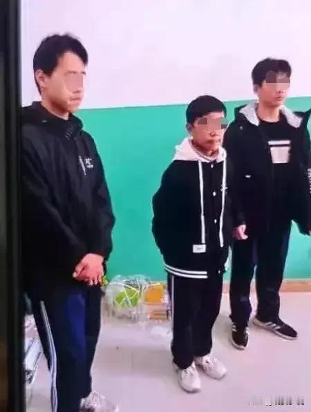 看到受害者家属发声，真的气死了，怪不得孩子会杀人，你看杀人的家长什么态度？孩子杀