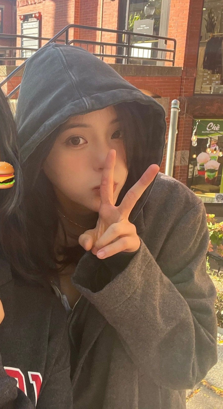 路人偶遇下的欧阳娜娜好美呜😙 ​​​