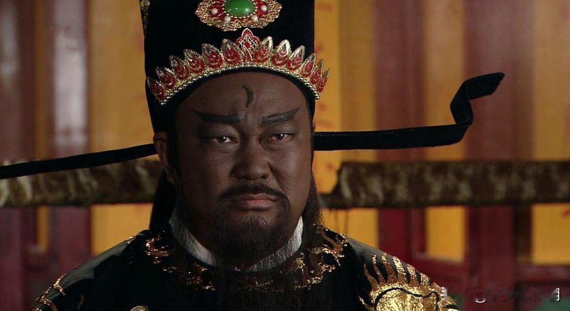 包青天不仅长得很黑而且额头上真的有一个“月亮”
在中国历史上，包拯是一位著名的清