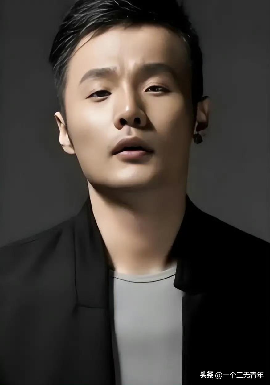 刚刚李荣浩发微博点名单依纯，称其在申请授权未获批的前提下，下强行侵权唱了《李白》