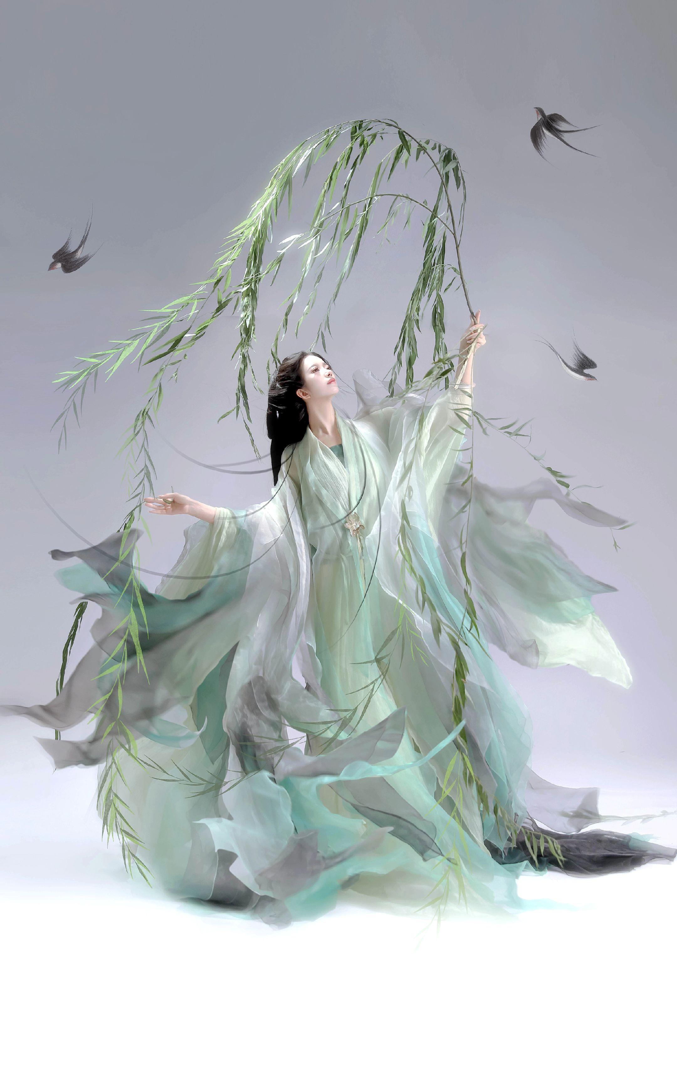 柳上烟归，南池雪尽……