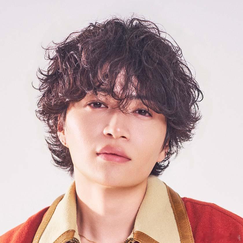 菊池风磨因喉咙不适，将暂时停止活动，已录制完成的出演节目等将按原计划播出。 