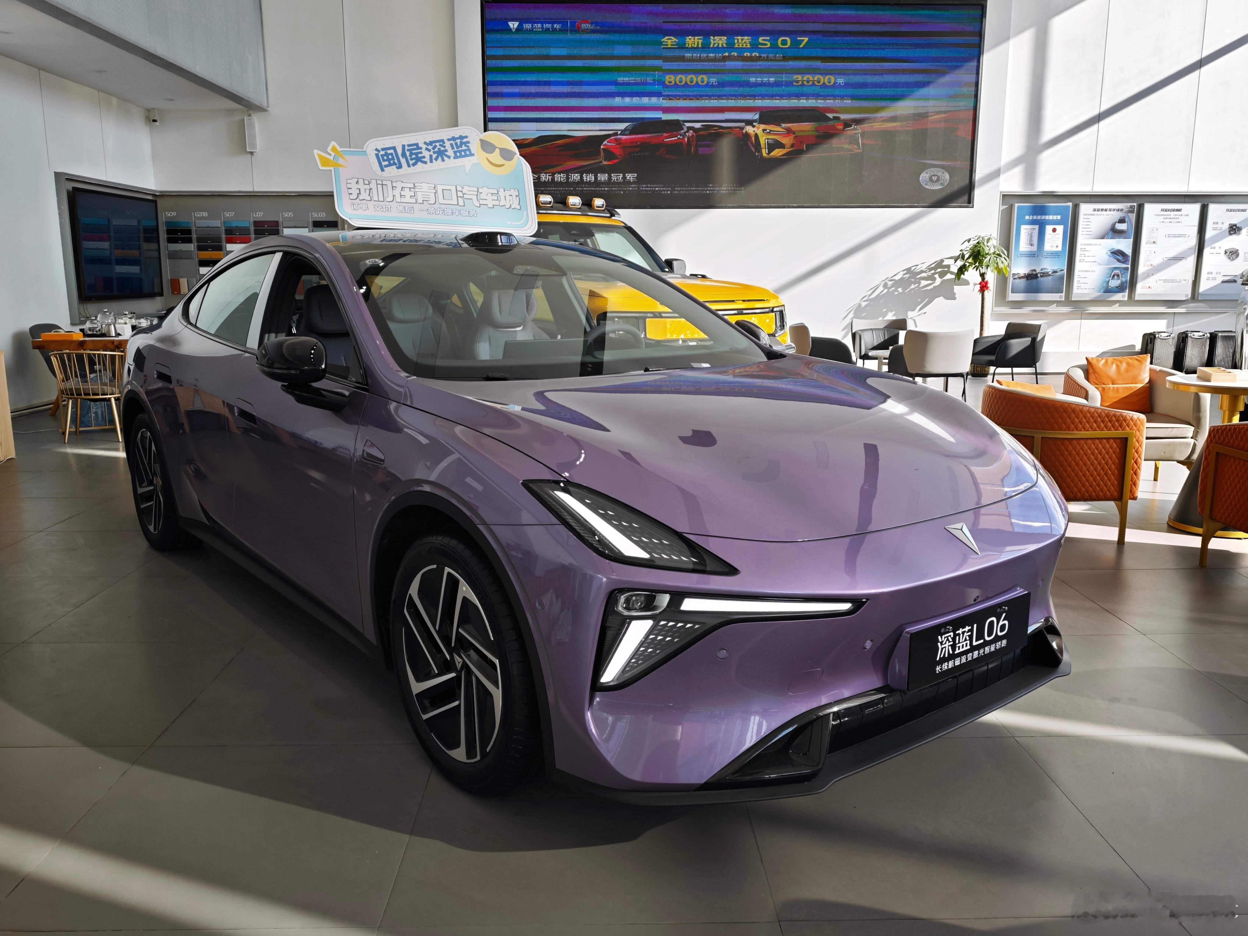 终于完整、仔细地体验了深蓝L06。在经历上次那家店的业余之后，我毅然换了一家门店