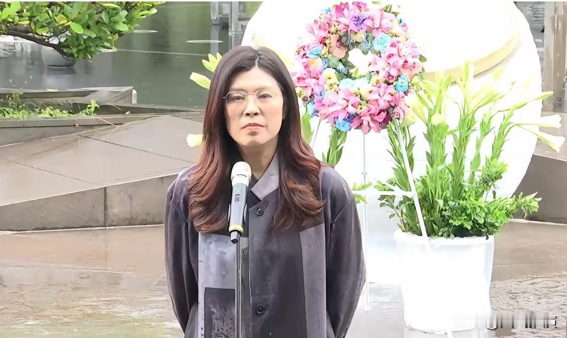 郑丽文二二八献花 妄称“228是伟大的民主运动”

郑丽文今天公开说瞎话，实在太