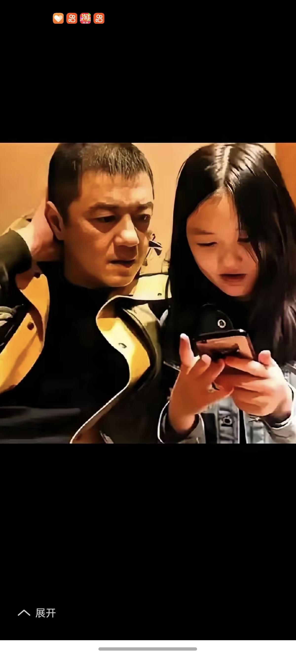 谁懂啊！刷到李嫣那句“爸，你折腾你的，我保你饿不死”，鼻子瞬间就酸了 。
 
 