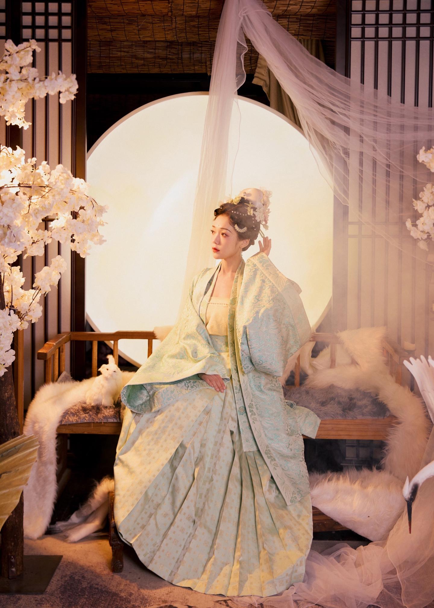 央妈给我宝打扮成古风美人儿喽。