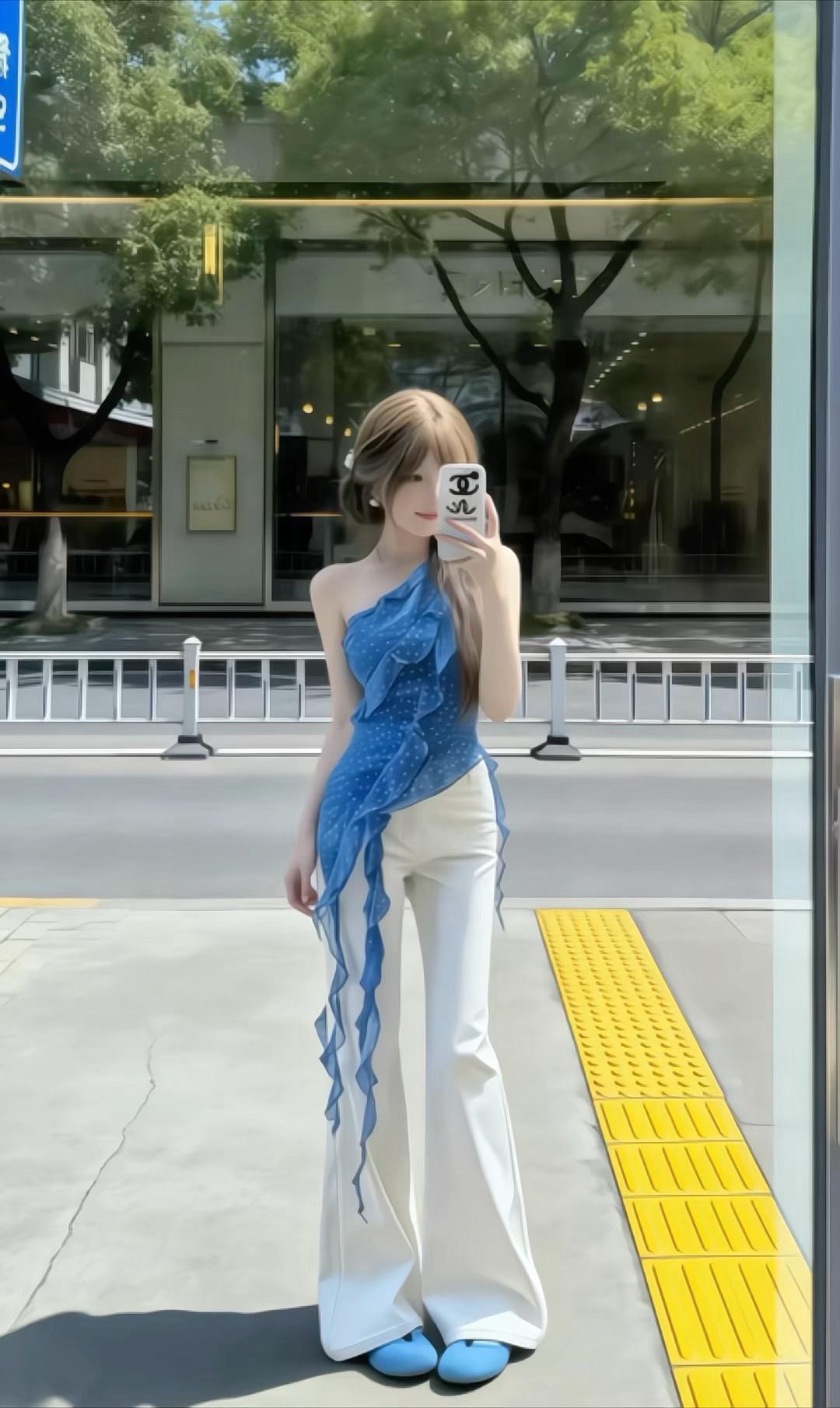 夏天这样穿也太美了吧！一起野个好身材 谁还不是小腰精 街拍穿搭